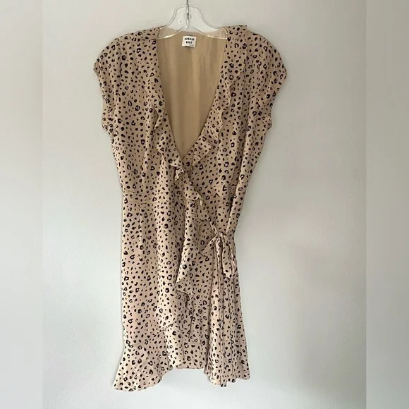 Aritzia Sunday Best Savoy Wrap Dress Size 4 - Picture 2 of 12